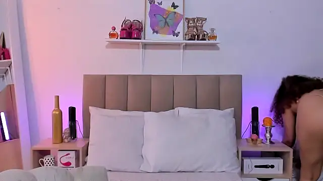 Zoe Gruber online show from 12-21-25, 12:46