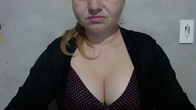 Snapshot of laiscibelle chatting on 10-05-25, 03:19 laiscibelle online show from 10-05-25, 03:19