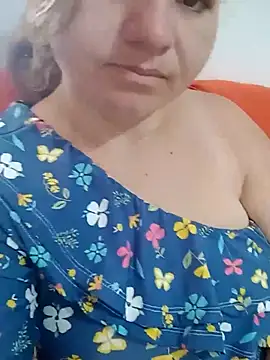 Snapshot of laiscibelle chatting on 09-29-25, 02:44 laiscibelle online show from 09-29-25, 02:44