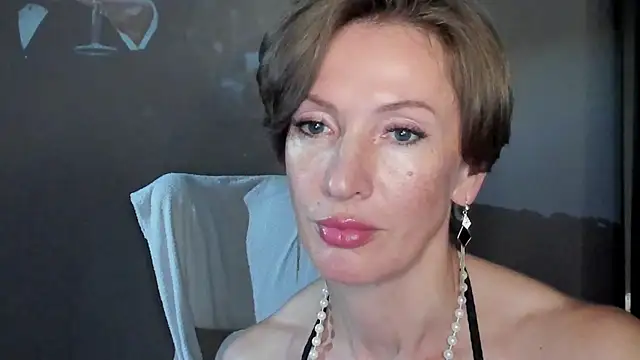 Snapshot of Dorothy_Meyer chatting on 07-06-26, 04:08 Dorothy Meyer online show from 07-06-26, 04:08
