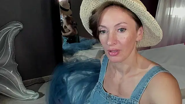 Snapshot of Dorothy_Meyer chatting on 07-07-26, 09:40 Dorothy Meyer online show from 07-07-26, 09:40
