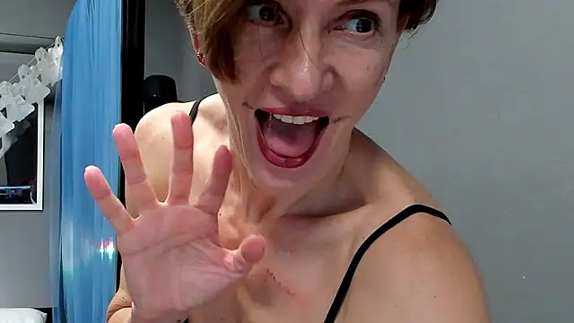 Dorothy Meyer online show from 10-27-25, 02:23