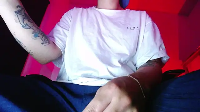 zacwatson  online show from 11-22-25, 01:15