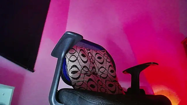 zacwatson  online show from 11-21-25, 02:54