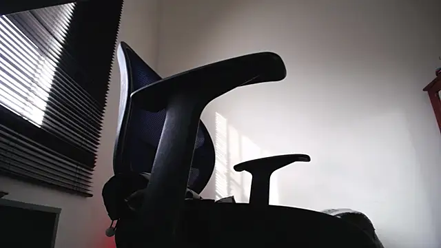 zacwatson  online show from 04-07-26, 12:29