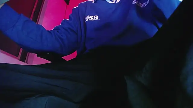 zacwatson  online show from 01-08-26, 04:40