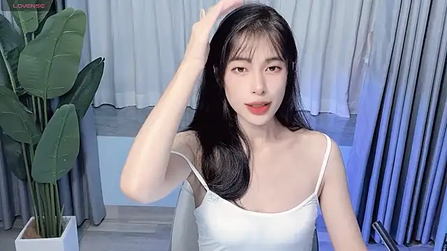 Snapshot of Aurora_99 chatting on 10-04-25, 11:56 Aurora 99 online show from 10-04-25, 11:56
