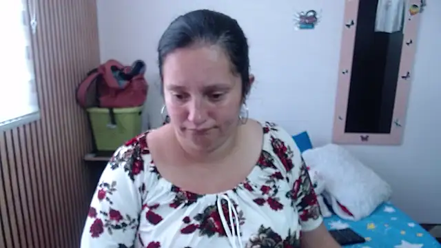 Snapshot of CristialJones_ chatting on 09-22-25, 01:50 CristialJones online show from 09-22-25, 01:50