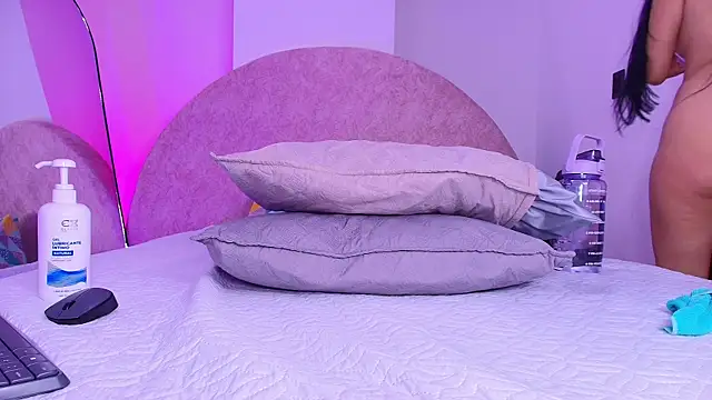 violett lo online show from 12-19-25, 12:07