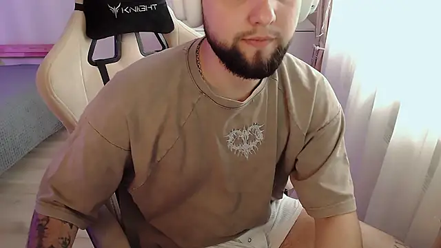 ChillyXO online show from 04-22-26, 10:22
