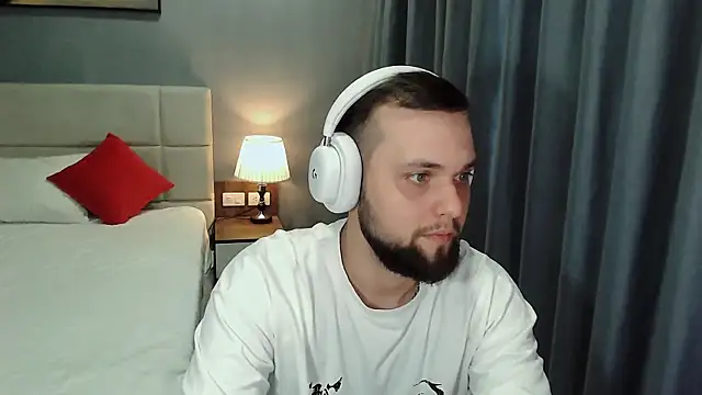 ChillyXO online show from 06-27-26, 12:38