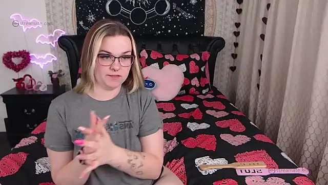 DaisieMaeXO online show from 02-24-25, 05:33