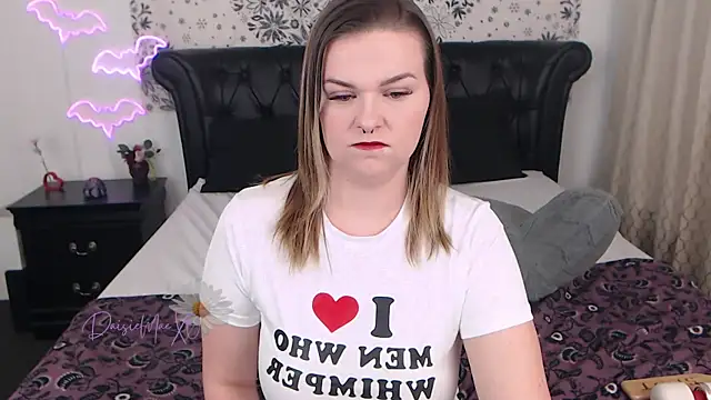 DaisieMaeXO online show from 12-18-25, 10:57