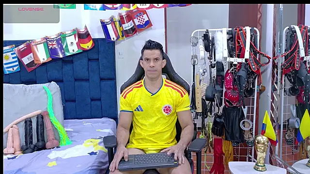 Snapshot of JoseRumbero26 chatting on 07-07-26, 11:47 JoseRumbero26 online show from 07-07-26, 11:47