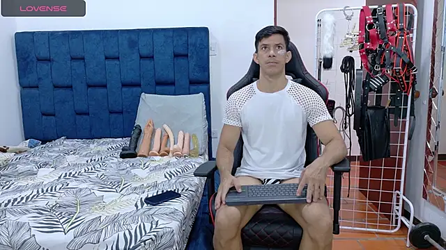 JoseRumbero26 online show from 09-27-25, 01:06