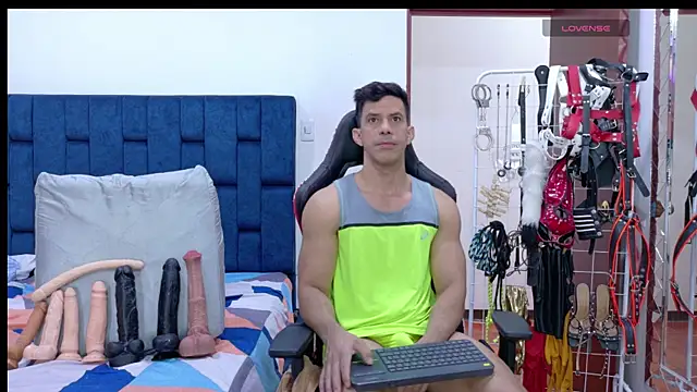Snapshot of JoseRumbero26 chatting on 05-16-26, 12:48 JoseRumbero26 online show from 05-16-26, 12:48
