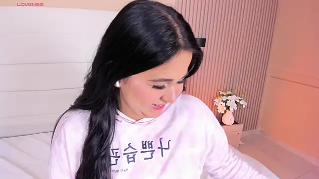 Snapshot of Lilly_2809_ chatting on 07-12-26, 04:13 Lilly 2809 online show from 07-12-26, 04:13