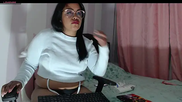Snapshot of Tita_dirty chatting on 10-24-25, 01:59 Tita dirty online show from 10-24-25, 01:59