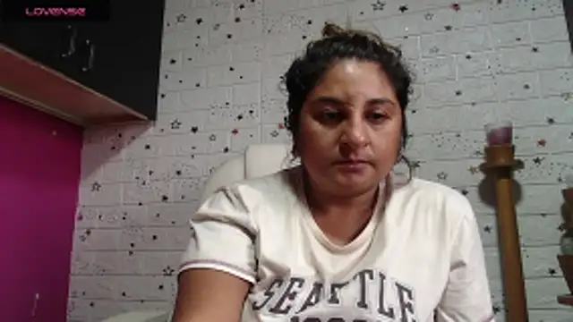 Snapshot of dayanara_kamal chatting on 06-09-26, 02:29 dayanara kamal online show from 06-09-26, 02:29