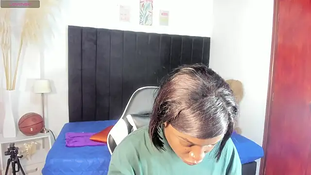 helena copper  online show from 11-19-25, 04:23