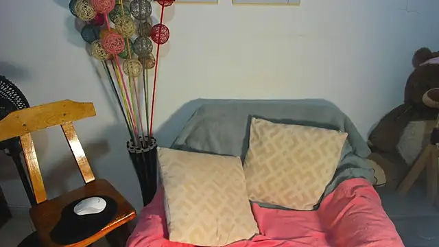 helena copper  online show from 04-21-26, 03:24