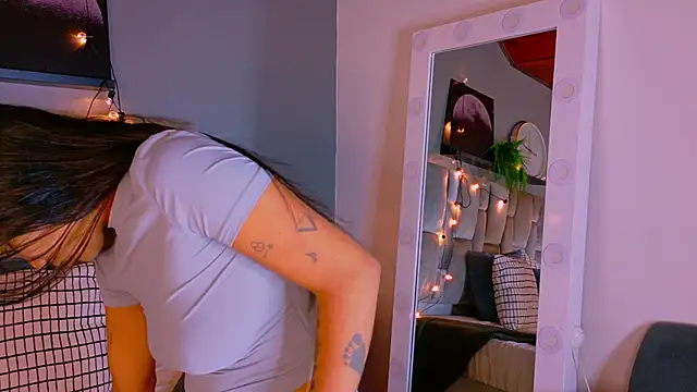 rachellmartinez online show from 10-22-25, 11:42