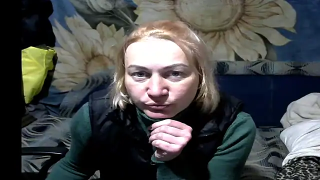 wLESLYMOSw online show from 03-21-26, 04:33