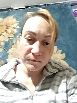 wLESLYMOSw online show from 11-26-25, 03:45