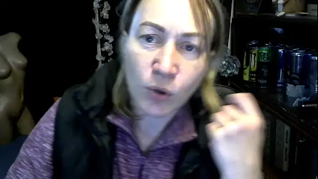 wLESLYMOSw online show from 10-17-25, 11:01