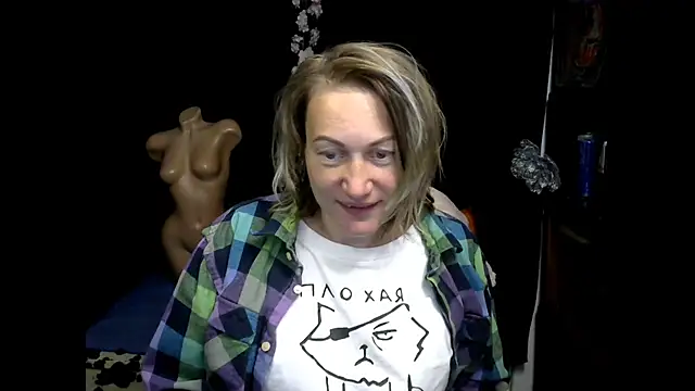 wLESLYMOSw online show from 09-25-25, 08:42