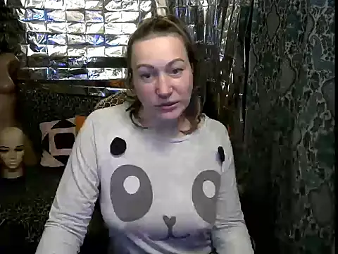 wLESLYMOSw online show from 02-07-26, 06:49