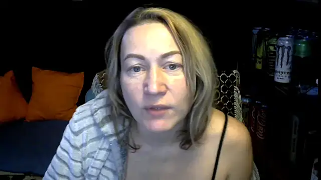 wLESLYMOSw online show from 12-01-25, 09:43