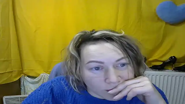 wLESLYMOSw online show from 02-15-25, 03:42