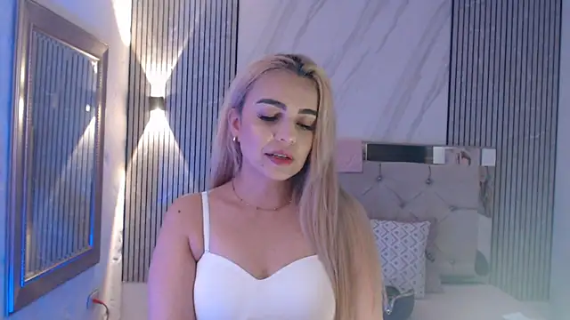 ashley  tylor online show from 02-25-26, 03:18