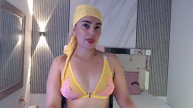 ashley  tylor online show from 06-21-26, 06:36