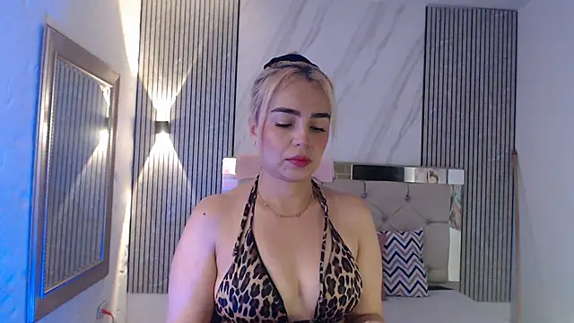 ashley  tylor online show from 06-18-26, 04:56