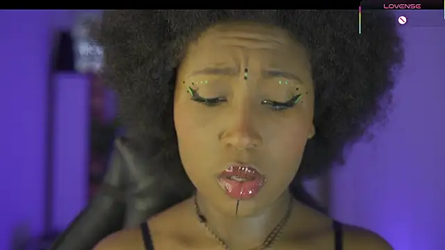 EmmaSanzz  online show from 02-23-26, 11:55