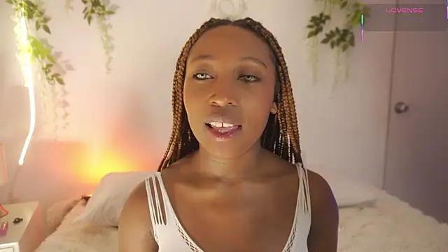 EmmaSanzz  online show from 12-15-25, 11:27