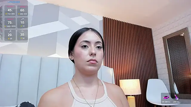 Snapshot of Julietasantos__ chatting on 10-22-25, 06:18 Julietasantos online show from 10-22-25, 06:18