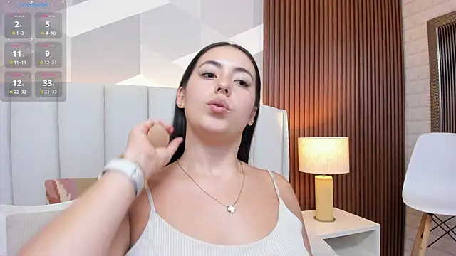 Julietasantos   online show from 11-04-25, 06:33