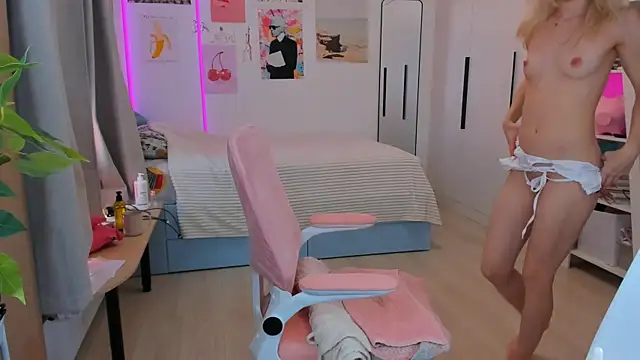 Lily Young online show from 05-06-26, 03:21