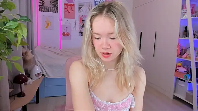 Lily Young online show from 02-20-26, 04:42