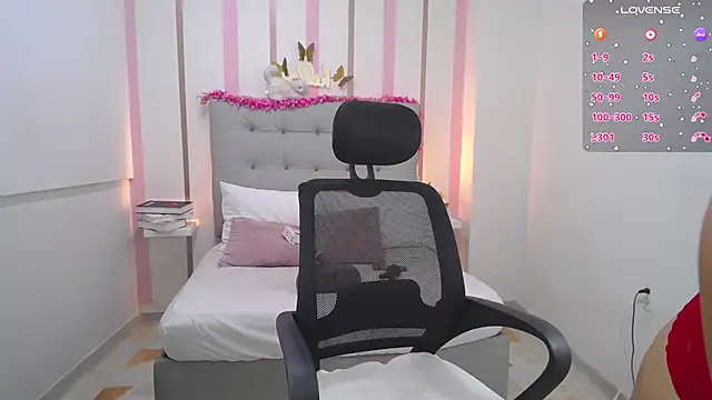 Mariana Rojas online show from 09-14-25, 04:46