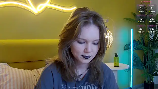 Snapshot of lessysweety chatting on 06-04-26, 03:33 lessysweety online show from 06-04-26, 03:33