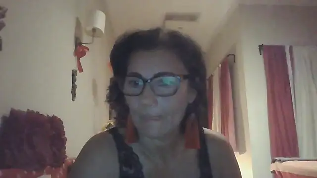 Snapshot of LadyLizi chatting on 09-28-25, 04:14 LadyLizi online show from 09-28-25, 04:14