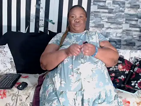 BigHotMatureXx online show from 11-19-25, 08:03