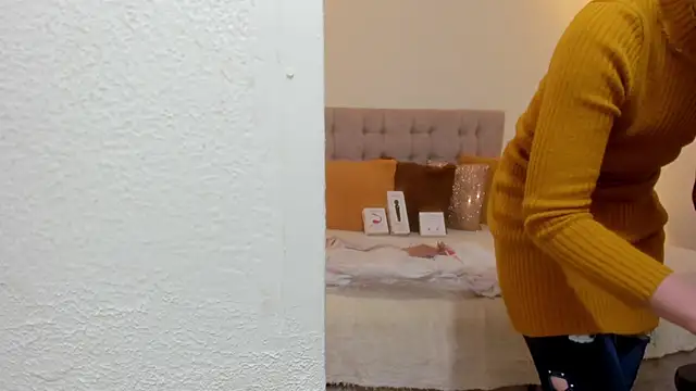 Carolina hernandez22 online show from 09-28-25, 12:01