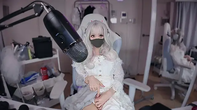 maku 00 online show from 02-15-25, 02:22