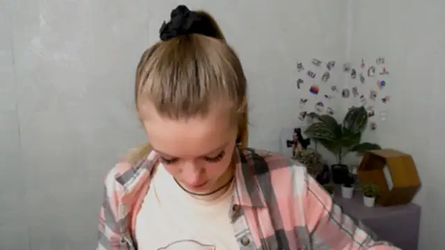 AliceFlirtt  online show from 11-25-25, 08:25