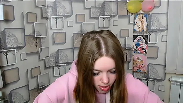 AliceFlirtt  online show from 03-03-25, 08:41